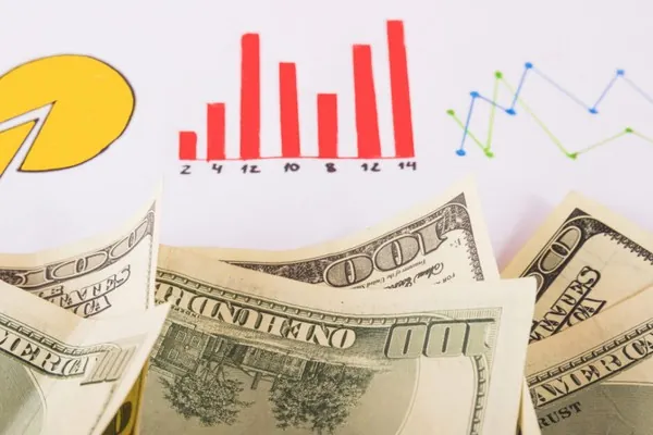 Người chơi đang xem hướng dẫn cá cược trên nền tảng w88vt